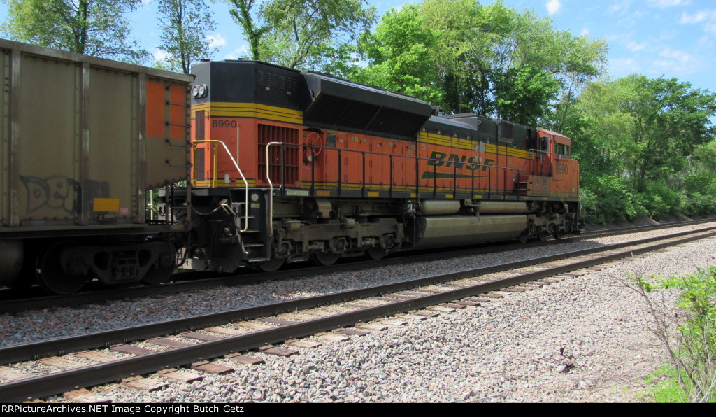 BNSF 8990